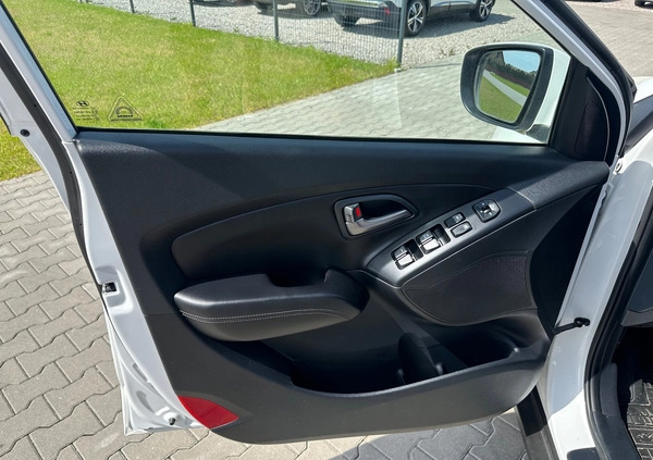Hyundai ix35 cena 49900 przebieg: 156000, rok produkcji 2015 z Lesko małe 529